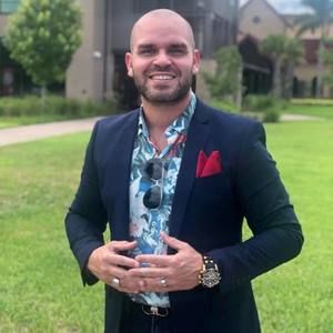 Meet your Posher, Luis